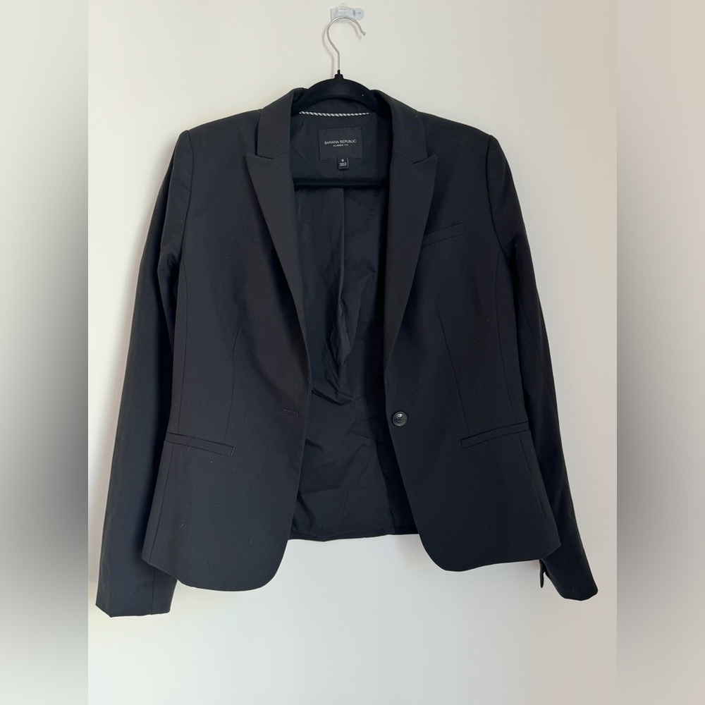 Banana Republic Classic Fit Size 8 Blazer Jacket Black Italian Wool one-Button
